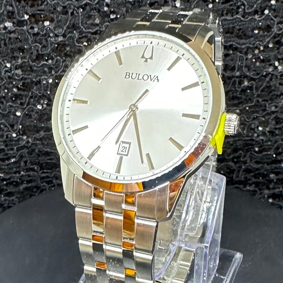 Men's NWOT Bulova Watch. Silver with the Date at the 6 O'clock Position - Picture 2 of 4